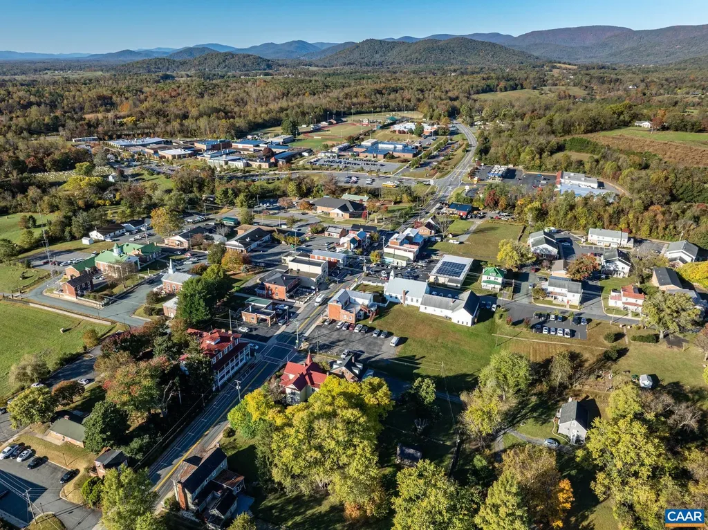276 Main Street Stanardsville VA 22973