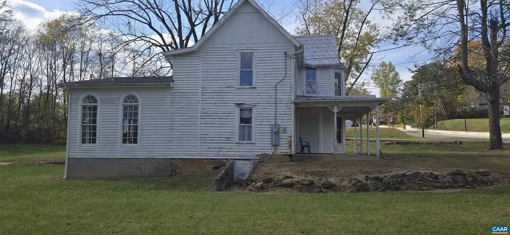 276 Main Street Stanardsville VA 22973
