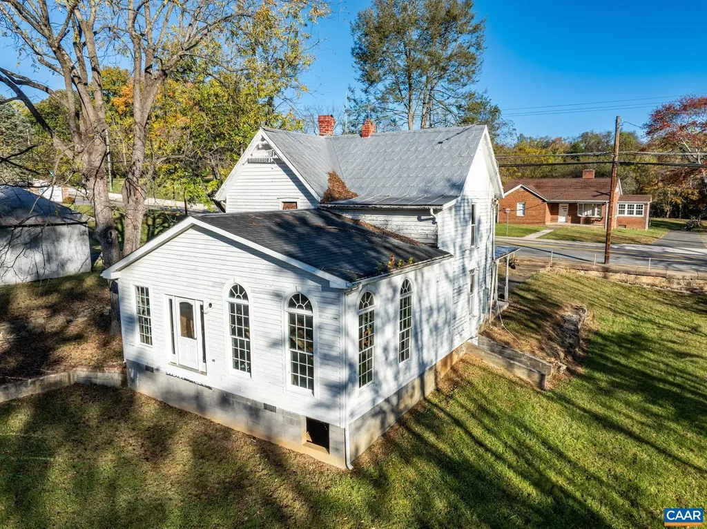 276 Main Street Stanardsville VA 22973