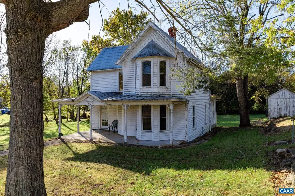 276 Main Street Stanardsville VA 22973