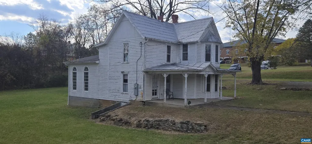 276 Main Street Stanardsville VA 22973