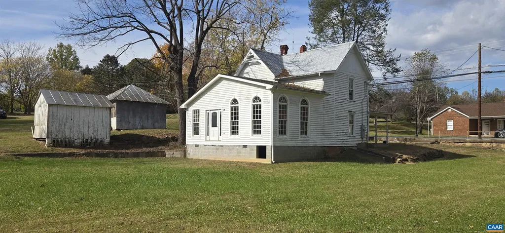 276 Main Street Stanardsville VA 22973