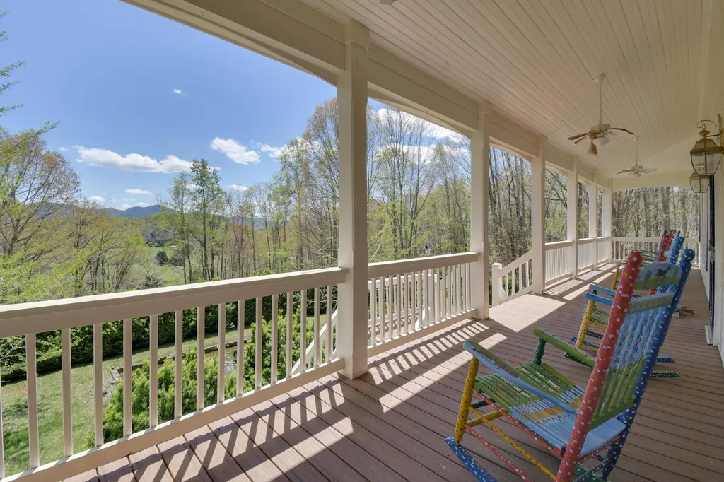 190 Henry Hill Drive Fairfield VA 24435