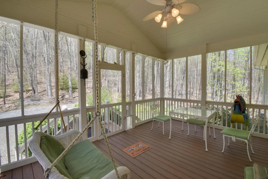 190 Henry Hill Drive Fairfield VA 24435