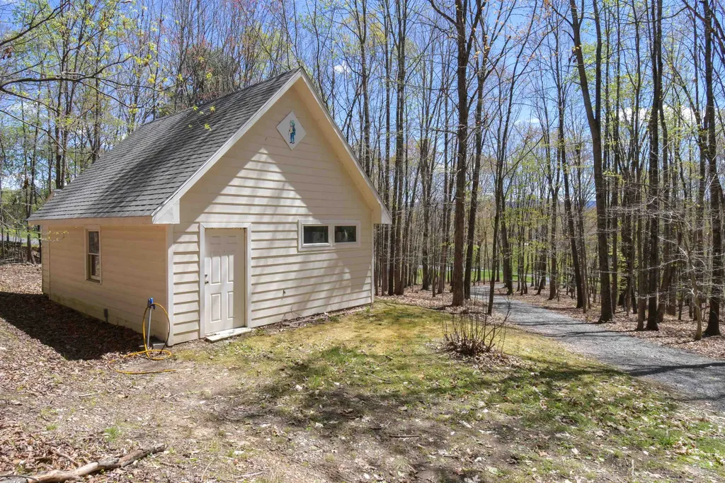 190 Henry Hill Drive Fairfield VA 24435