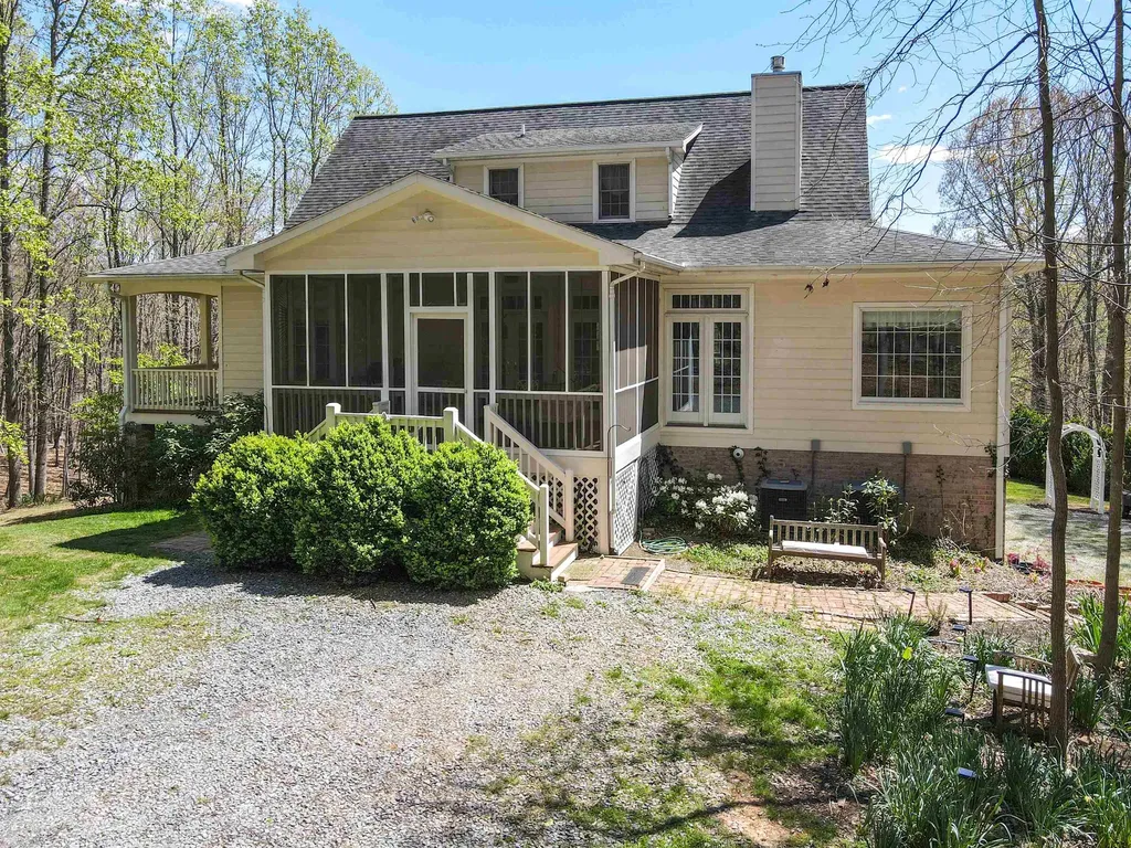 190 Henry Hill Drive Fairfield VA 24435