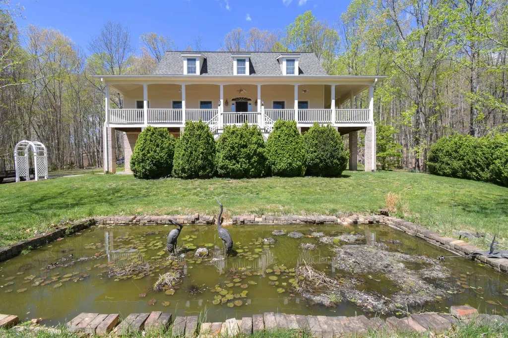 190 Henry Hill Drive Fairfield VA 24435