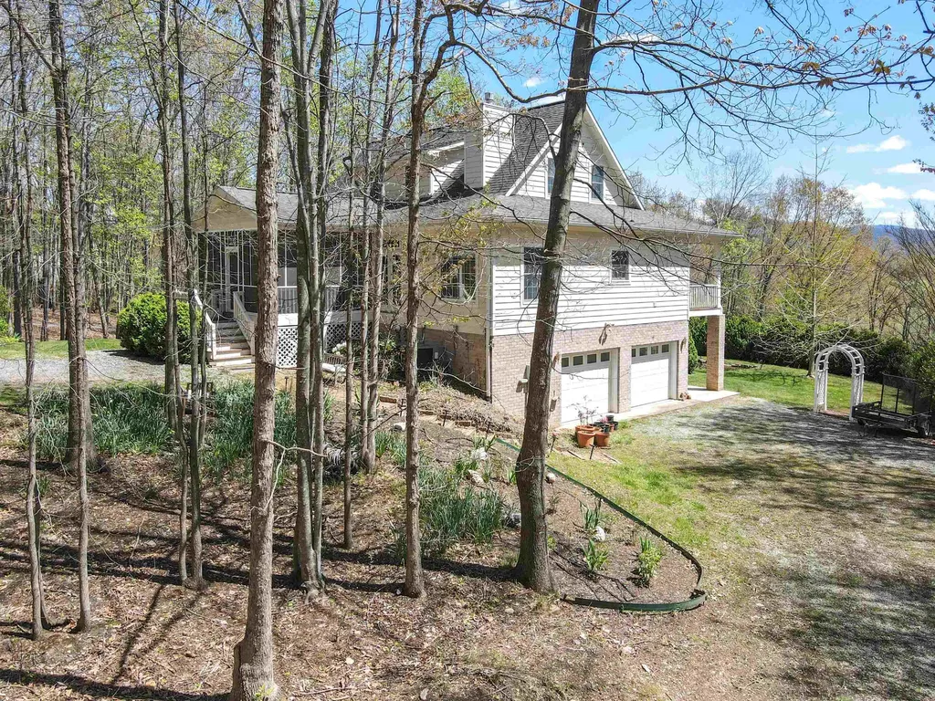 190 Henry Hill Drive Fairfield VA 24435