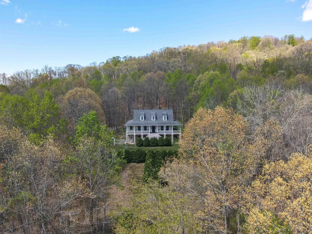 190 Henry Hill Drive Fairfield VA 24435