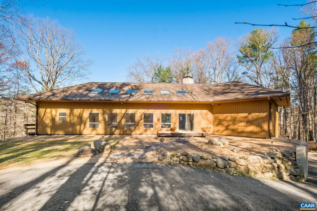 298 Courthouse Mountain Lane Madison VA 22727