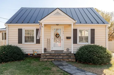 410 Rockingham Street E Elkton VA 22827