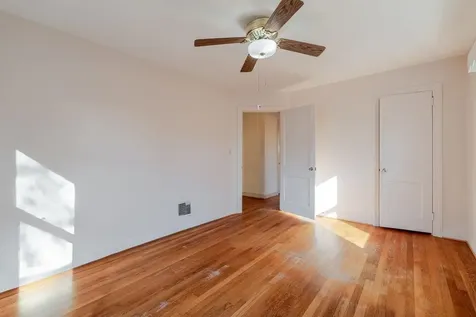 410 Rockingham Street E Elkton VA 22827