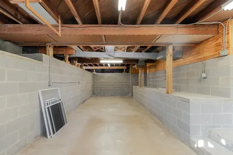 410 Rockingham Street E Elkton VA 22827