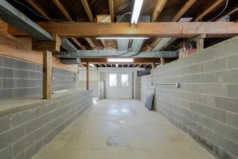 410 Rockingham Street E Elkton VA 22827