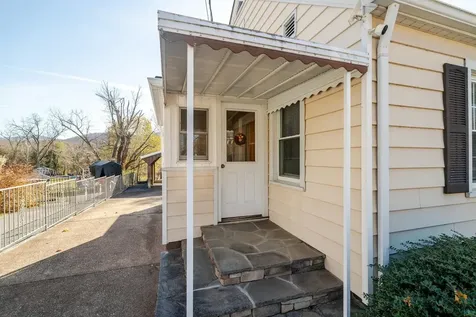 410 Rockingham Street E Elkton VA 22827