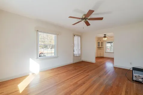 410 Rockingham Street E Elkton VA 22827