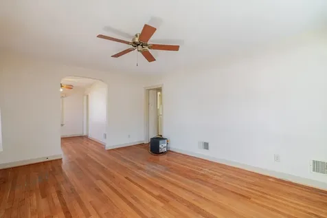 410 Rockingham Street E Elkton VA 22827