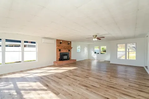 7698 North Valley Pike Rockingham VA 22802