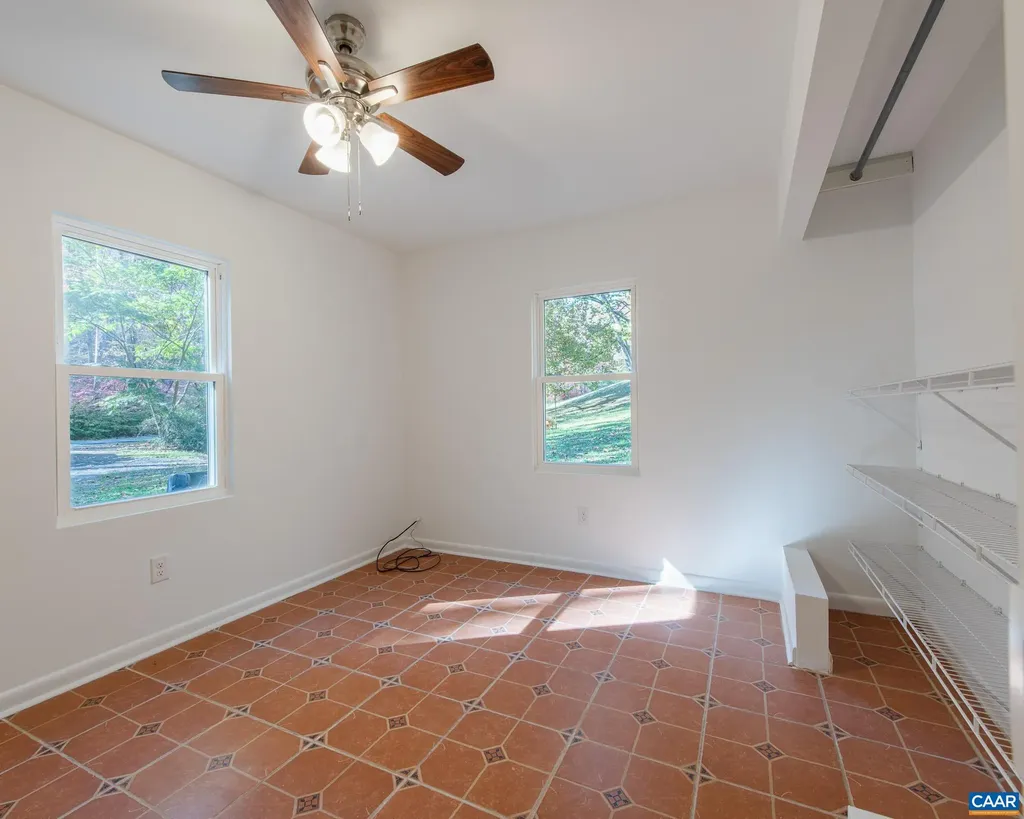 3189 James River Road Howardsville VA 24562