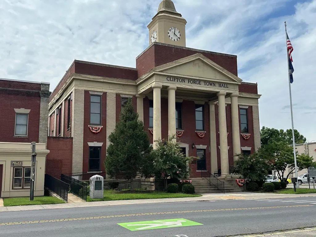 321 Pine Street Clifton Forge VA 24422