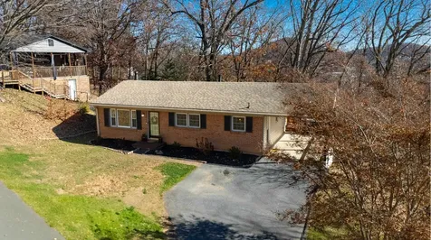 582 Hilltop Drive Staunton VA 24401