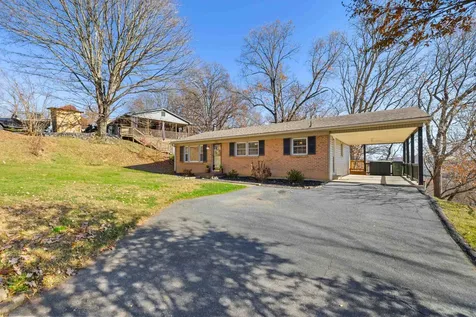 582 Hilltop Drive Staunton VA 24401