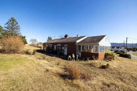 8241 North Valley Pike Harrisonburg VA 22802