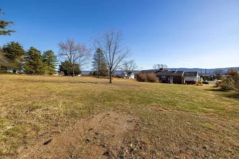 8241 North Valley Pike Harrisonburg VA 22802