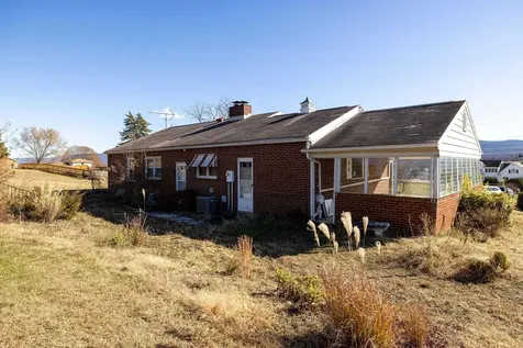 8241 North Valley Pike Harrisonburg VA 22802