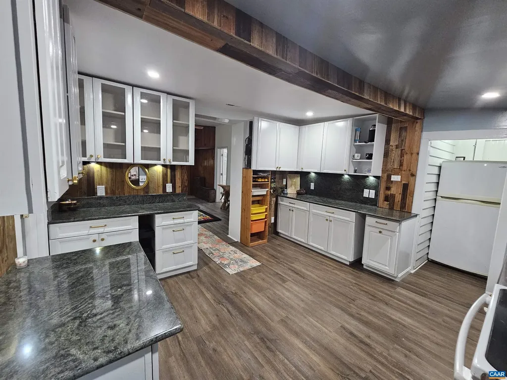 7559 Esmont Road Esmont VA 22937