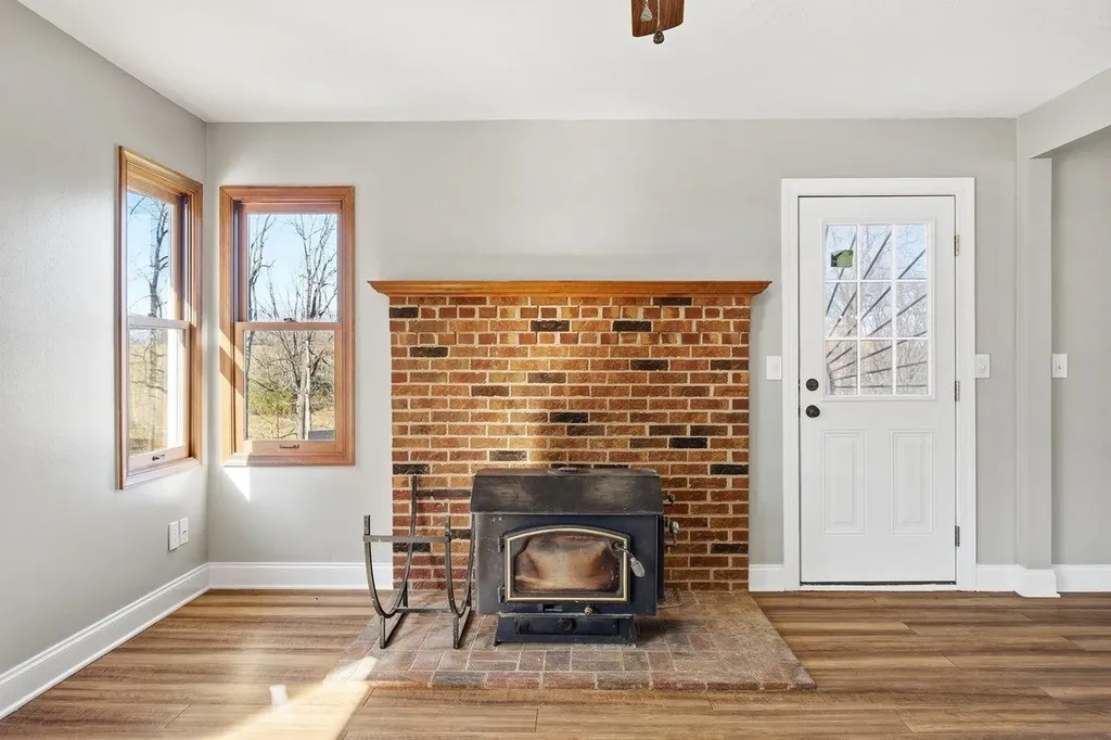 141 Lori Lane Churchville VA 24421