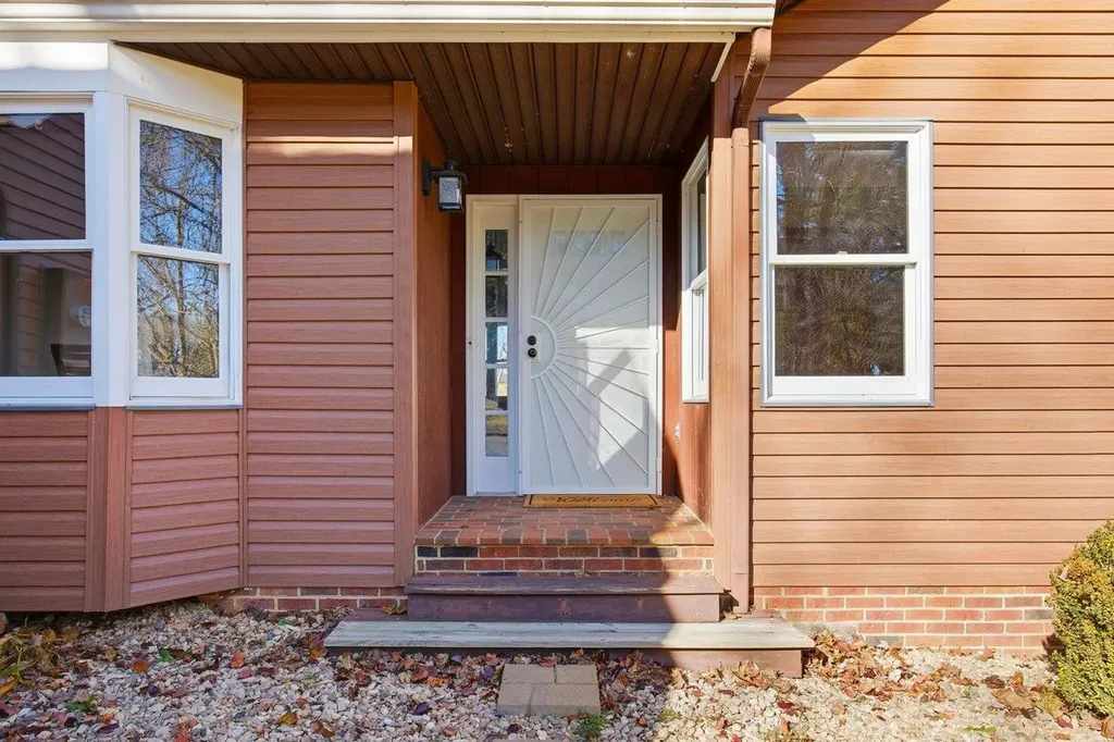 141 Lori Lane Churchville VA 24421