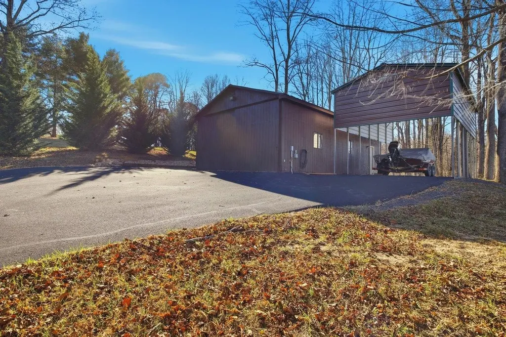 141 Lori Lane Churchville VA 24421