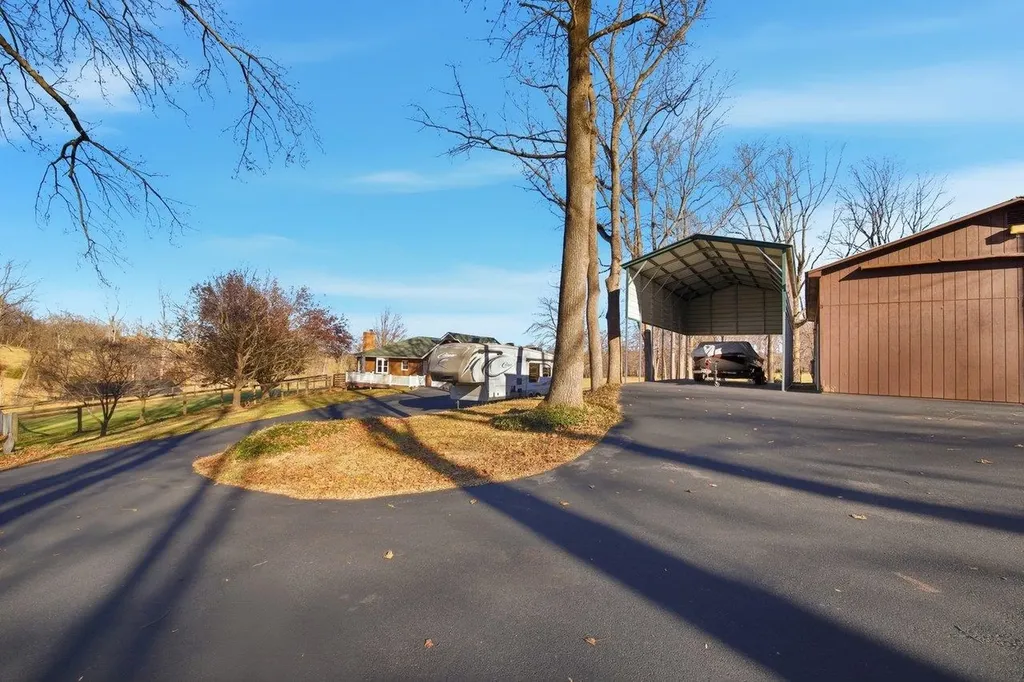 141 Lori Lane Churchville VA 24421