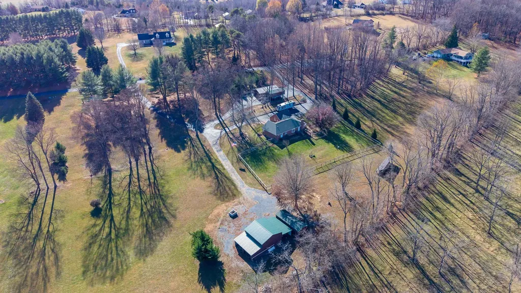 141 Lori Lane Churchville VA 24421