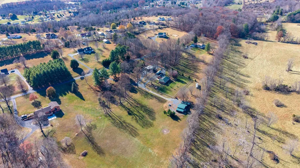 141 Lori Lane Churchville VA 24421