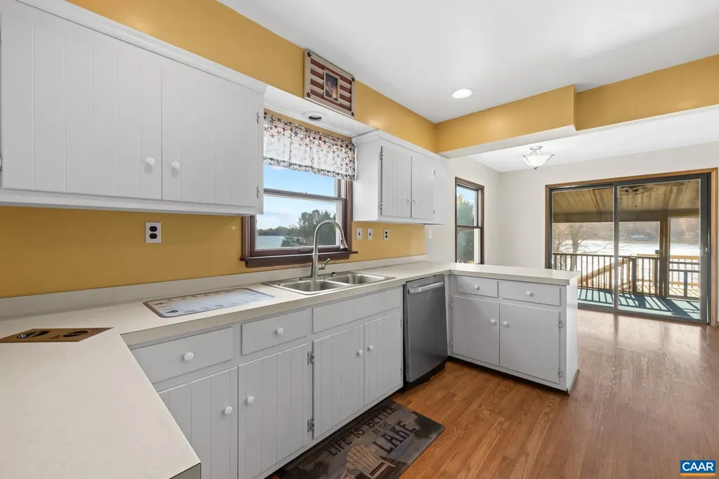 1753 North Lakeshore Drive Louisa VA 23093