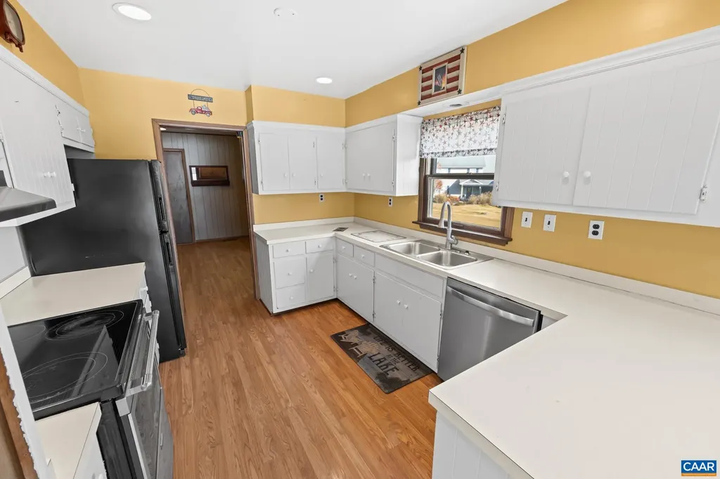 1753 North Lakeshore Drive Louisa VA 23093