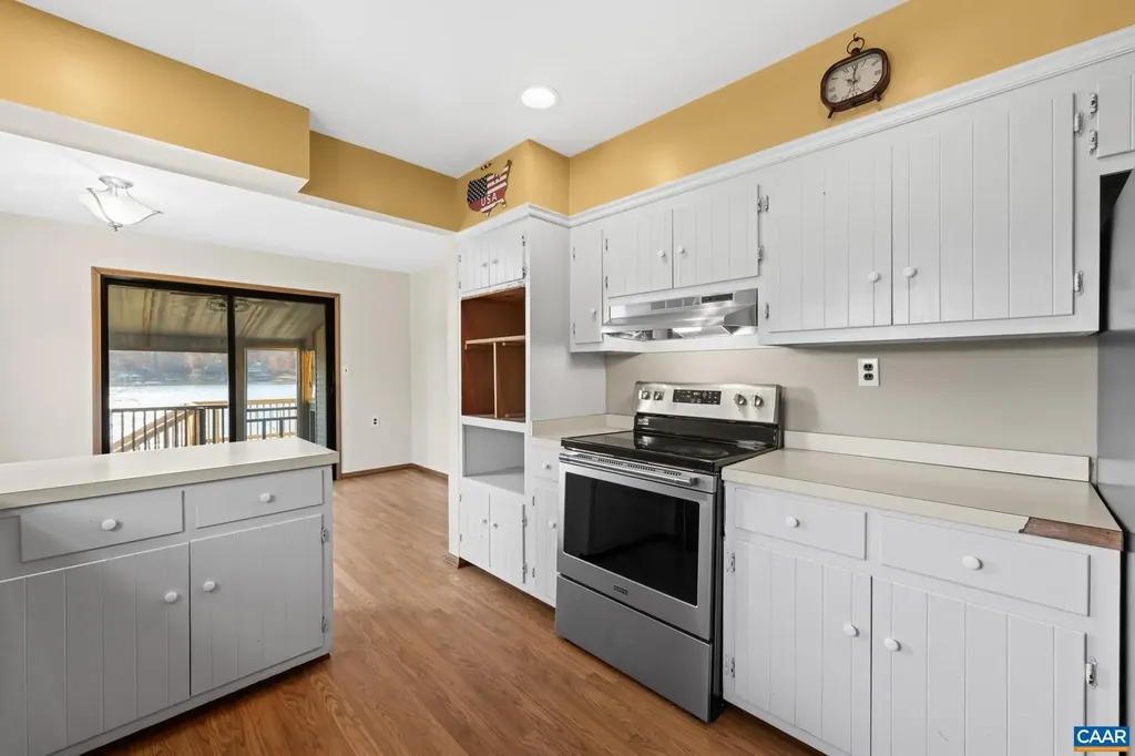 1753 North Lakeshore Drive Louisa VA 23093