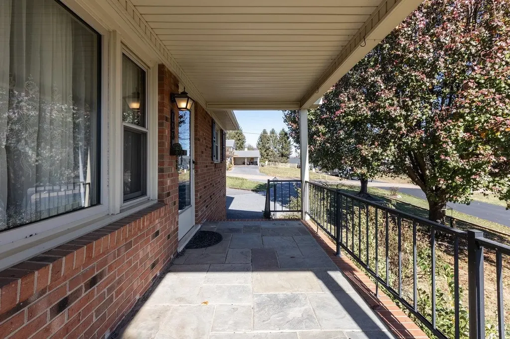 733 Hillview Drive Dayton VA 22821