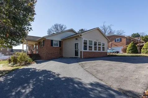 733 Hillview Drive Dayton VA 22821