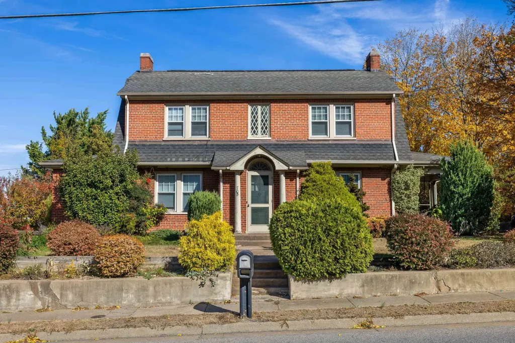 705 Richmond Avenue Staunton VA 24401