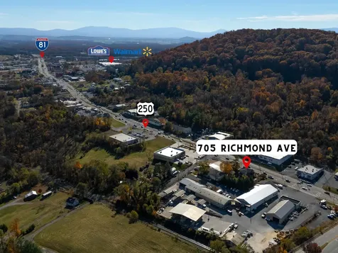 705 Richmond Avenue Staunton VA 24401