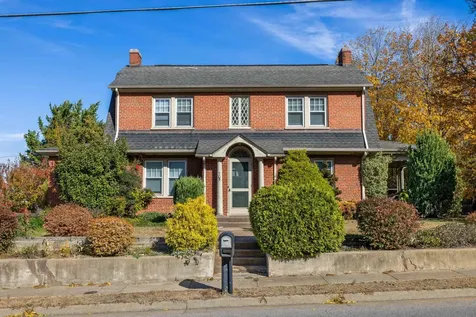 705 Richmond Avenue Staunton VA 24401