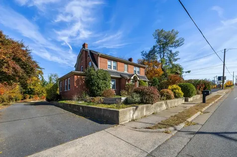 705 Richmond Avenue Staunton VA 24401