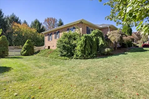 2915 Barrington Drive Rockingham VA 22801