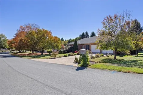 2915 Barrington Drive Rockingham VA 22801