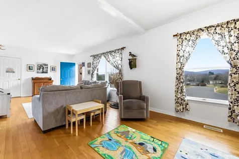 11 Independence Drive Luray VA 22835