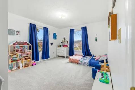 11 Independence Drive Luray VA 22835