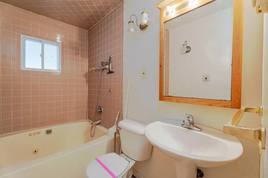 179 3rd Street Broadway VA 22815